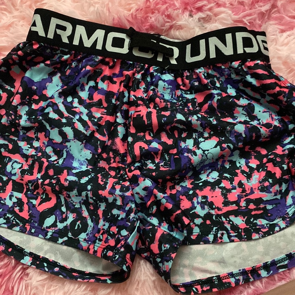under armor girls medium shorts